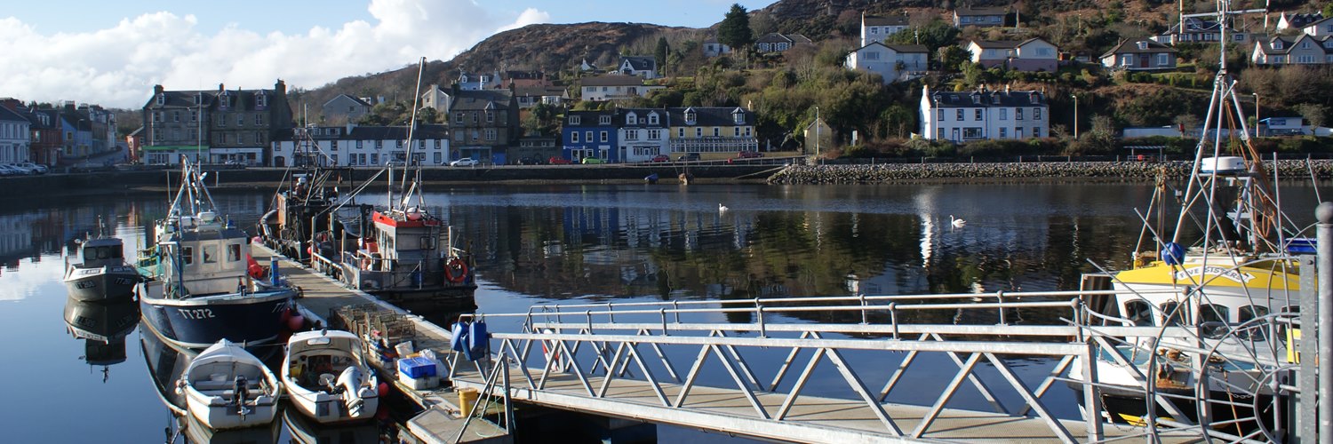 Tarbert Harbour small boat pontoons