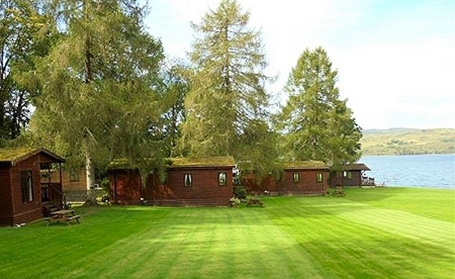 argyll chalets set in woodland at the lochside