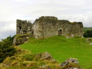 Castle Sween Ruins with Loch Sween behind