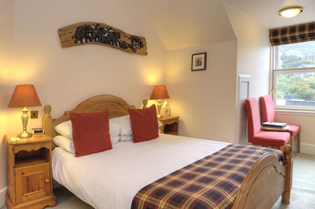 knap guest house, clan mcnaughton double room